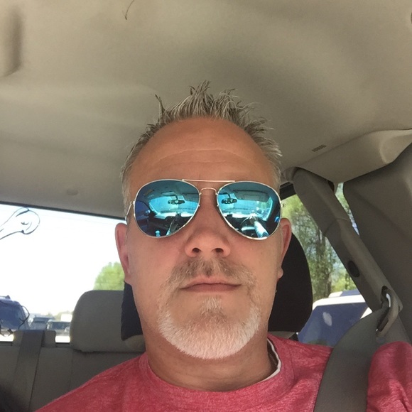Meet your Posher, Chris - Picture 1 of 1